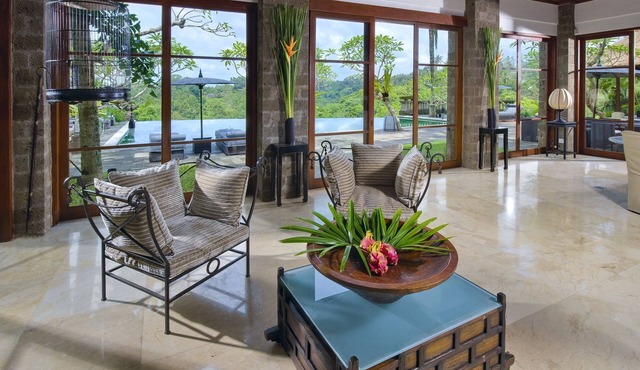 Gorgeous 5BR Villa W/Waterfall & Feature Garden Located Near Ubud! W/Pool! in Gianyar