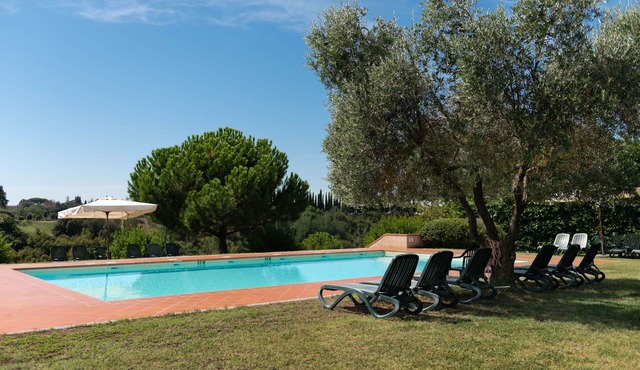 Green Hill Apartment In Tuscan Countryside in Siena