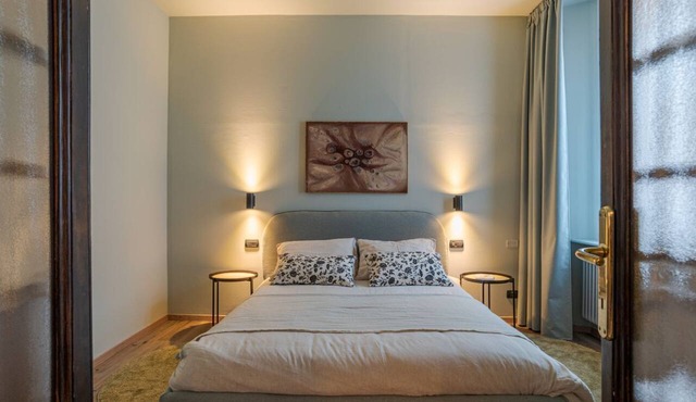 GuestHost - Elegant and cozy apartment of 50 sqm, able to accommodate up to 2 people, located on the ground floor of a renovated courtyard building.The property boasts a central location a few steps from Villa Erba, home of congresses, fairs and events.C in Cernobbio