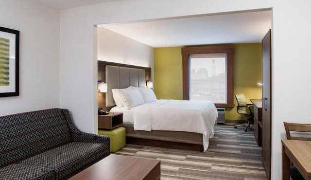 Holiday Inn Express & Suites Saskatoon Centre by IHG in Saskatoon