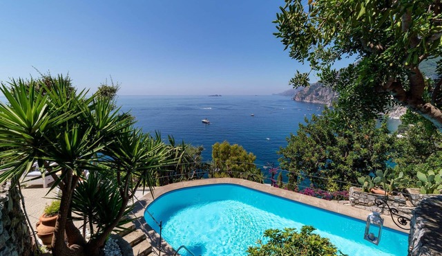 holiday rental on Amalfi coast, Positano within walking distance of town in Positano