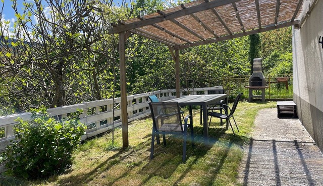 Home for nature lovers, 5 minutes from the village in Valleto