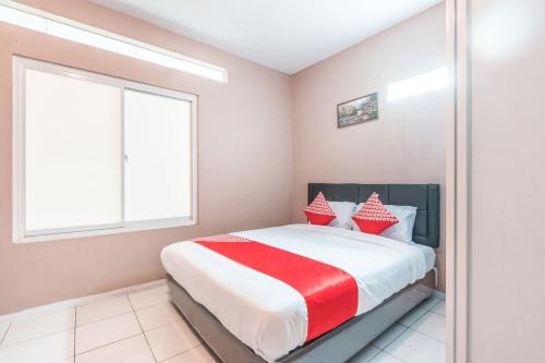 Hotel O J&b Room Pramuka in Jakarta