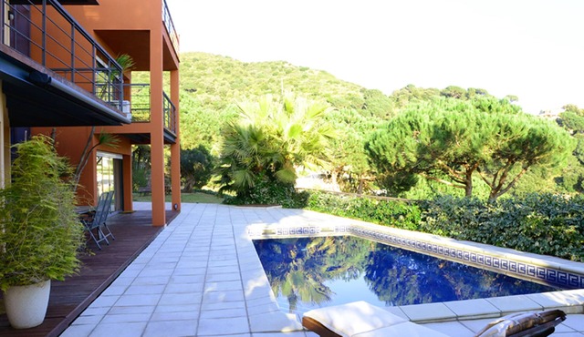 In Cabrils (Barcelona at 20 km). Apartment with sea view, pool and very quiet in Cabrils