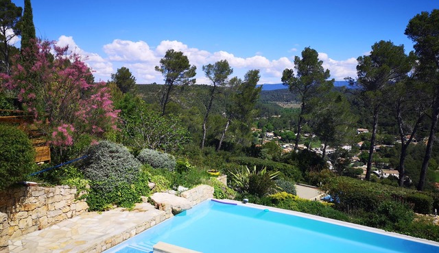 L 'OLIVADE LARGE RECENT VILLA WITH PANORAMIC VIEW in Entrecasteaux