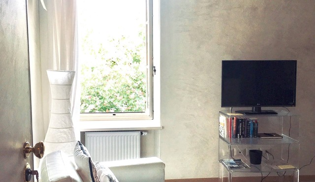 Lakefront Design Apartment with history in Gargnano