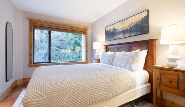 Large 3BR Chalet Style Townhome with Free Parking! in Whistler