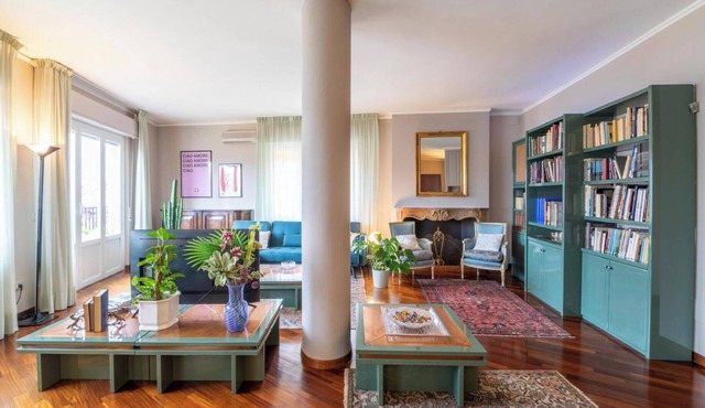 Large and bright penthouse in the heart of the city of Parma near the station in Parma