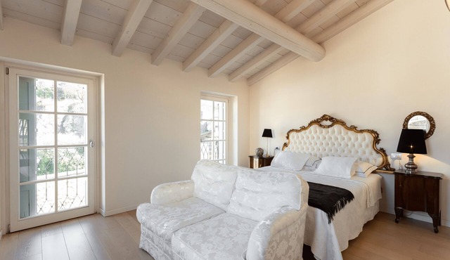 Large Sunny Apartment in Verona - Sleeps 8 - Easy Free Parking in Parona