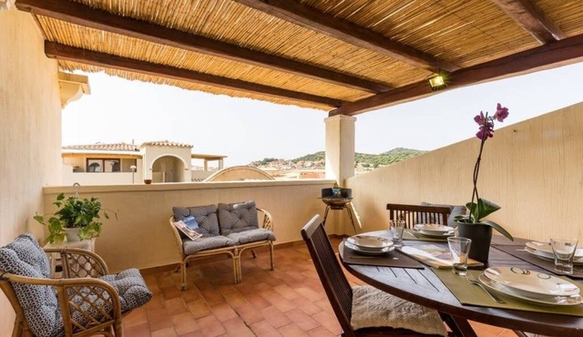 Large two-level three-room apartment with wifi in Villasimius