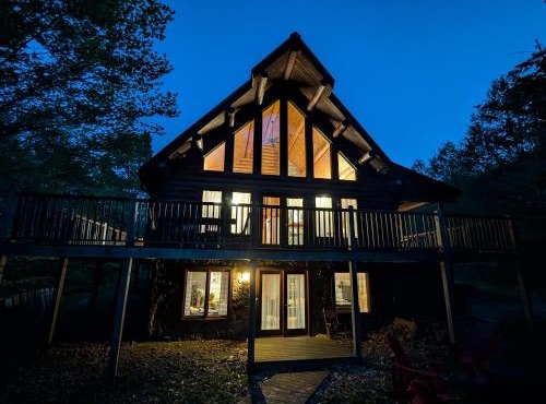 Log Cabin Hot tub near Tremblant in Labelle