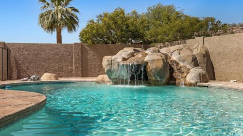 Luxe Central Scottsdale 4 bdrm w Backyard Oasis in Scottsdale