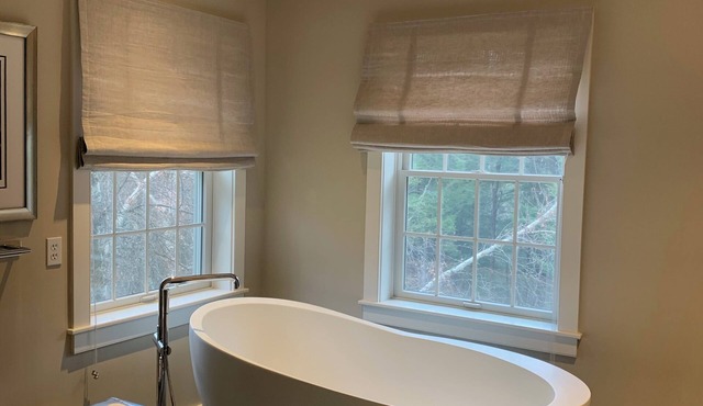 Luxury 5-bedroom house in Quechee near golf and Quechee Club in Hartford