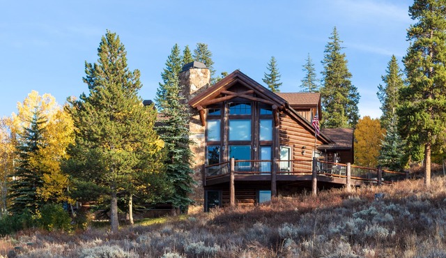 Luxury Home. Upscale Neighborhood. PrivateHot Tub. in Breckenridge