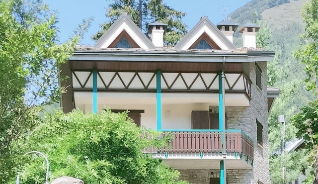 Luxury studio apartment in villa. 50 MT from cable car departure. Unique position in Limone Piemonte