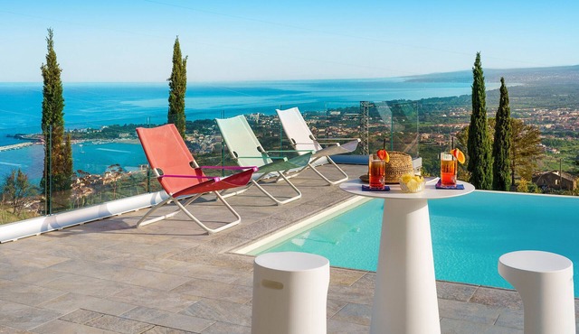 Luxury villa with pool in Taormina in Taormina