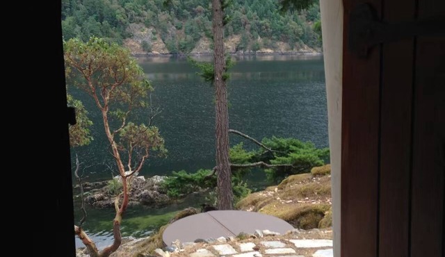 Malahat Fairyland Cottage in Malahat