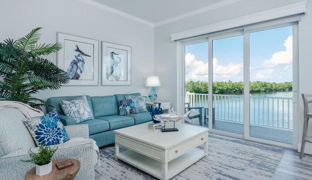 Manatee Suite 1 Funky Fish House at Cape Harbour in Cape Coral