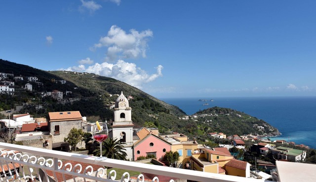 MARELUNA HOME (between the sea and the stars .) in Nerano