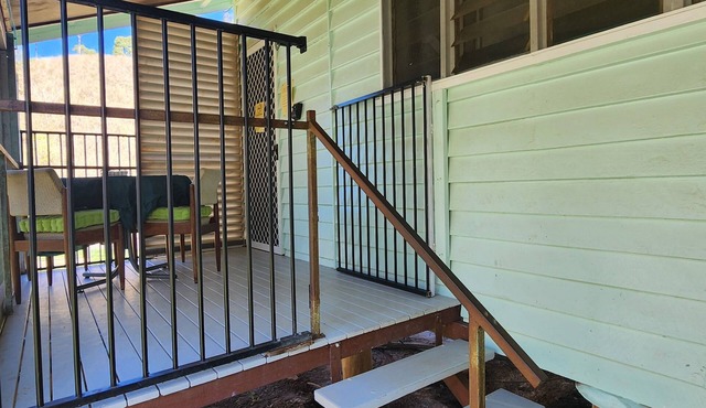 Meyenburg Unit 5, 2 Double Bed's 4 Pax in Mount Morgan