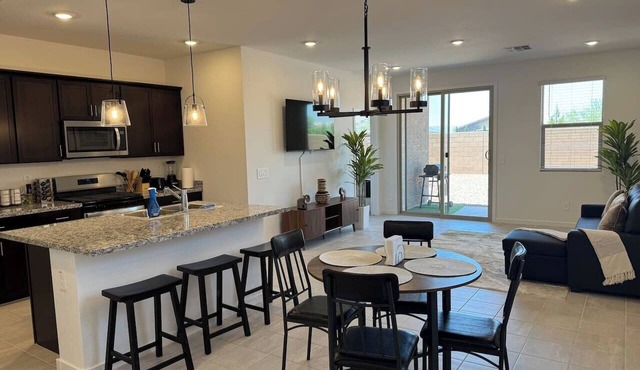Modern 3BR Casa Grande Home | Pool Access + I-10 in Casa Grande