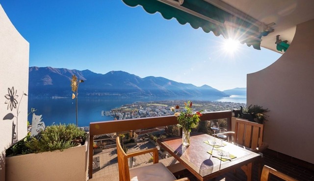 Modern vacation studio on the 3rd floor for 1-2 persons. in Orselina