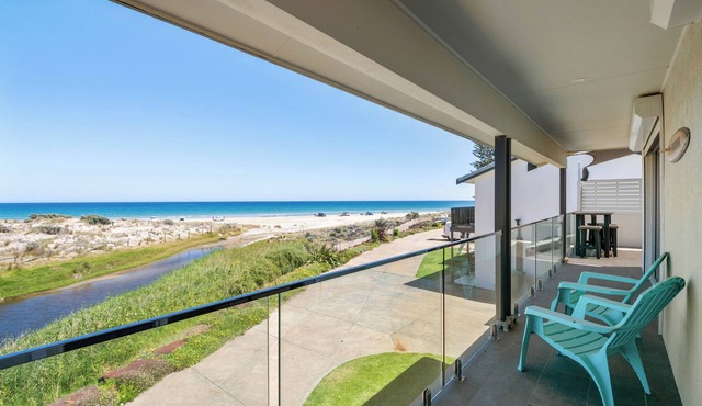 Moeys: Perfect Beachfront Escape for Family Gatherings or Friends’ Getaways in Moana
