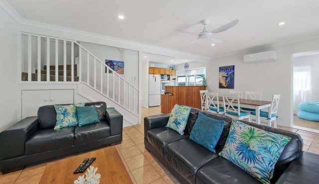 Mudjimba Esp Villa-Beachfront-Pet friendly in Sunshine Coast