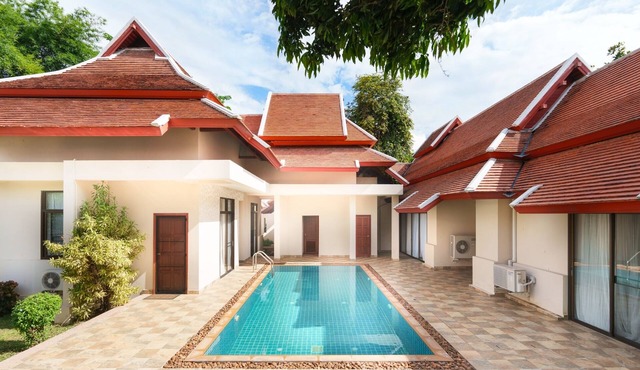 Nadoo Thai Lanna-style luxurious private pool villa.five bedrooms. in Tha Wang Tan
