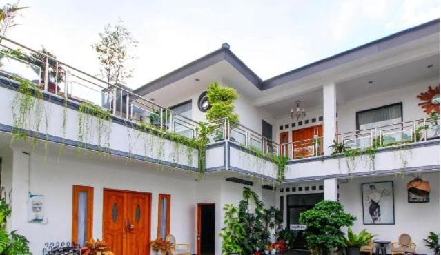 Nexdeco House Homestay Syariah Solo in Solo