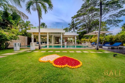 Ocean Beachfront Luxury Design Villa @ Lovina - Villa Ibiza Bali in Banjar