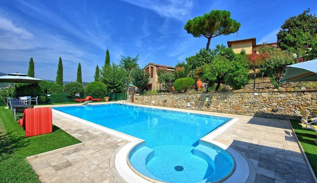 Ovile - Apartment with pool in San Gimignano