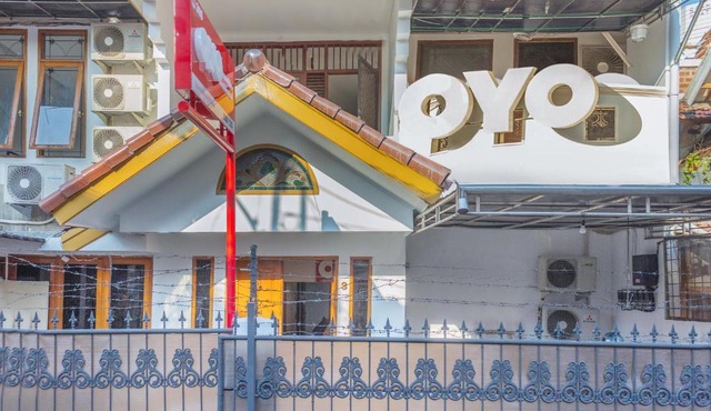 OYO 366 Thamadhiro Residence in Jakarta