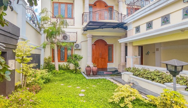 Palma Villa Homestay Klaten. 5 minutes to the city center and natural water park in Jawa Tengah