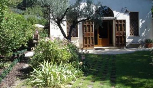 Panoramic villa with pool, internet wifi, large garden, 60 km from Rome in Casperia