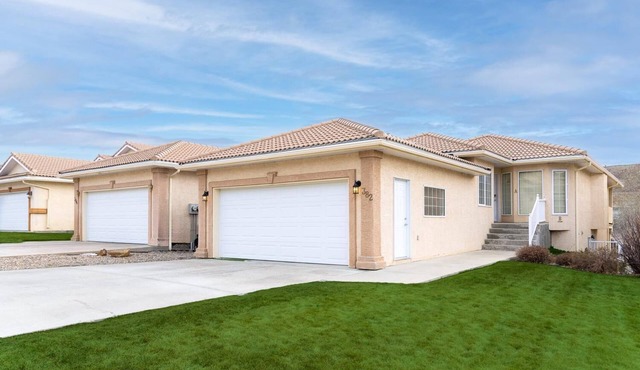 Paradise Canyon Golf Resort - Signature Villa 382 in Lethbridge