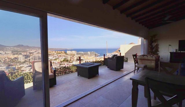 Pedregal gated comunity private beach, awsome views 3 blocks from marina 10pax in Cabo San Lucas