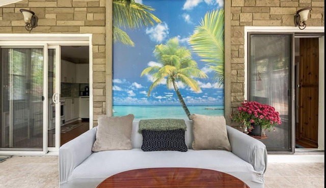 Pet friendly Cozy private backyard garden suite in Pickering