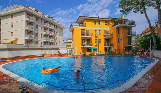 Pine forest front apartment with swimming pool max 5 people wi-fi in Eraclea Mare