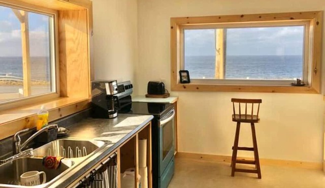 Private Oceanfront Artist Studio in Bonavista
