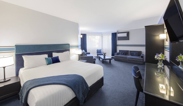 Ramada by Wyndham Diplomat Canberra in Griffith