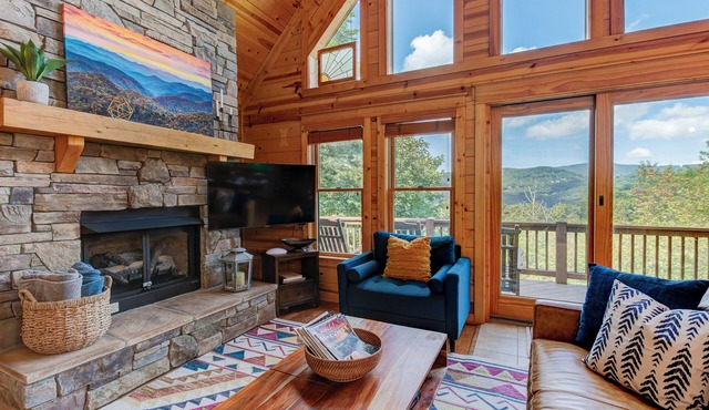 Raven Cliff - Mountain Views/7 Person Hot Tub in Mars Hill