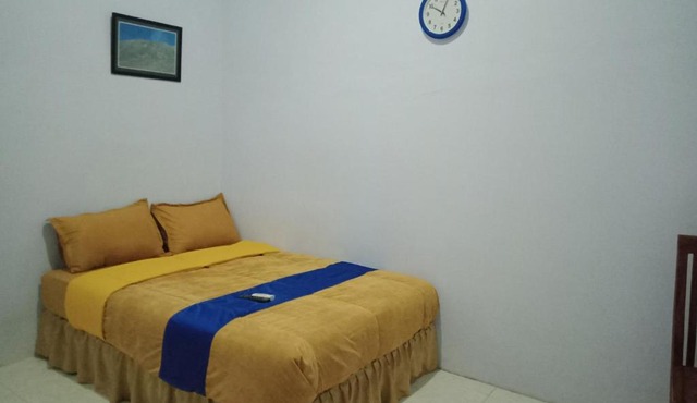 Raysha Guest house in Triwung
