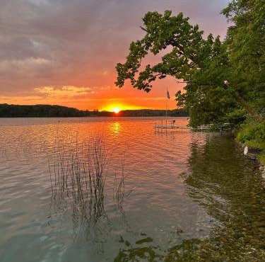 Restful Retreat on the Lake - Natural and Peaceful in Battle Lake
