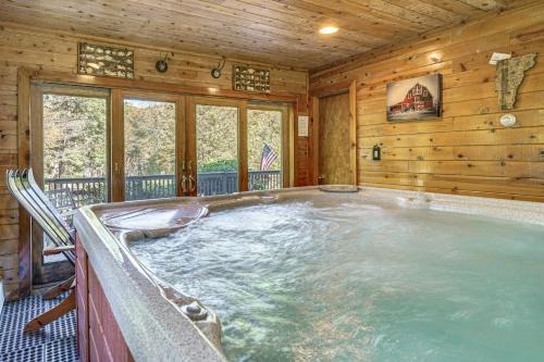 Riverfront Home w/Hot Tub Near Killington Resort in Bridgewater