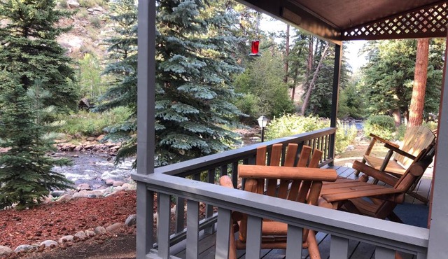 Riverfront Mountain Cottage Retreat in Estes Park
