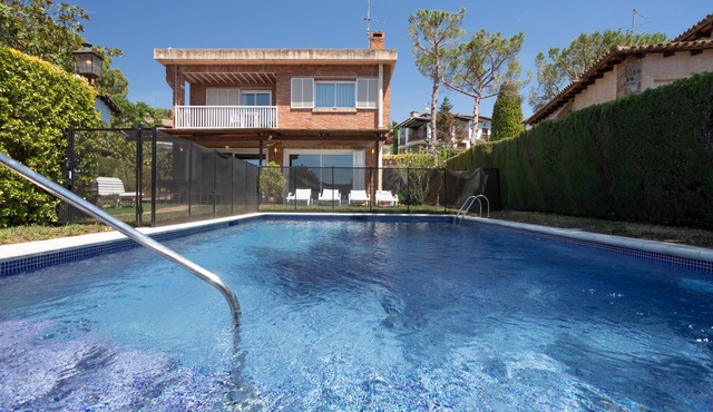 SANT MATEU House for 8 with garden and private pool, barbecue in Vilassar de Dalt