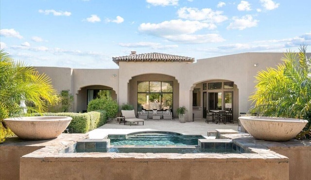Scottsdale Paradise- POOL, Spa, Pickleball/Basketball, Fire Pit & Great HIKING! in Scottsdale