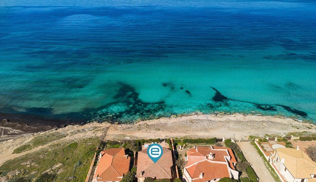 Seafront Rustic Hideaway in Mandriola