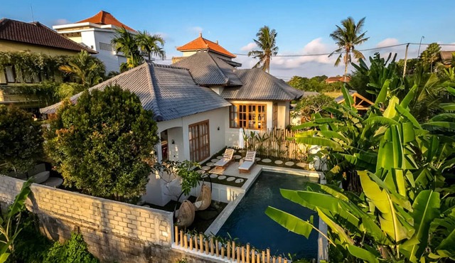 Semiramida Villa by EVDEkimi – Elegant 2BD w/pool, open-air bath, patio in Ubud